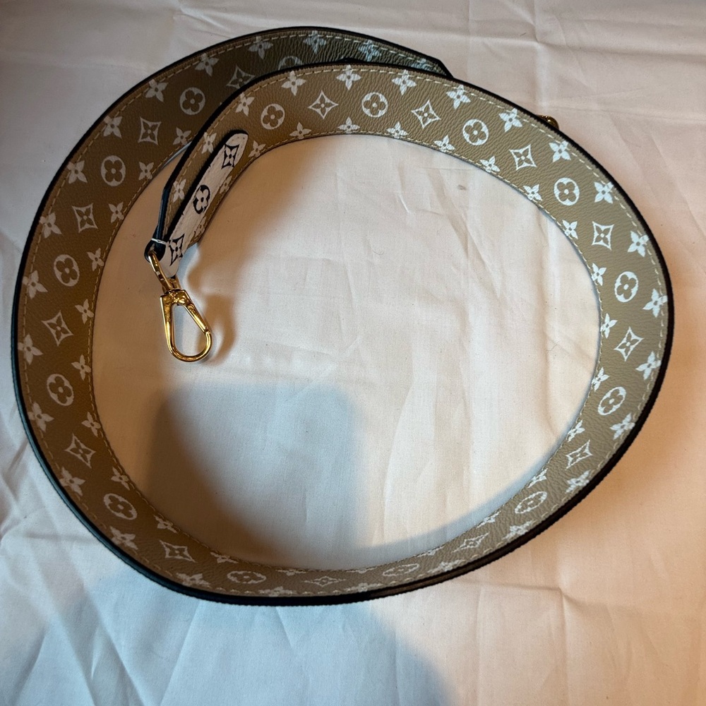 Louis Vuitton Reversible Monogram Bandoulière Strap – Khaki/Beige